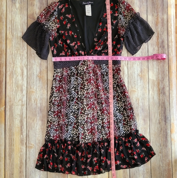 Appropriate Behavior Floral Dress 7/8 - Picture 8 of 10